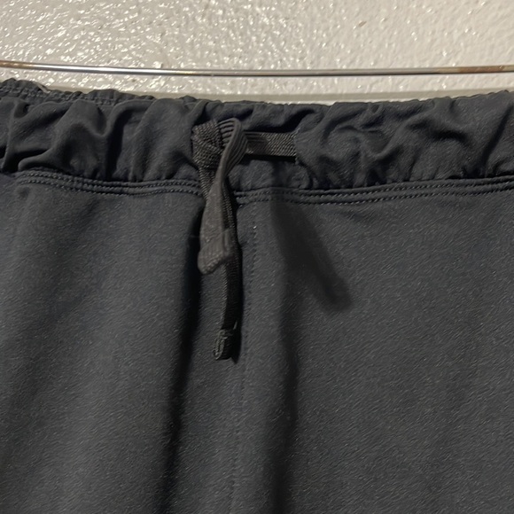 GYMSHARK shorts size L - Picture 5 of 9